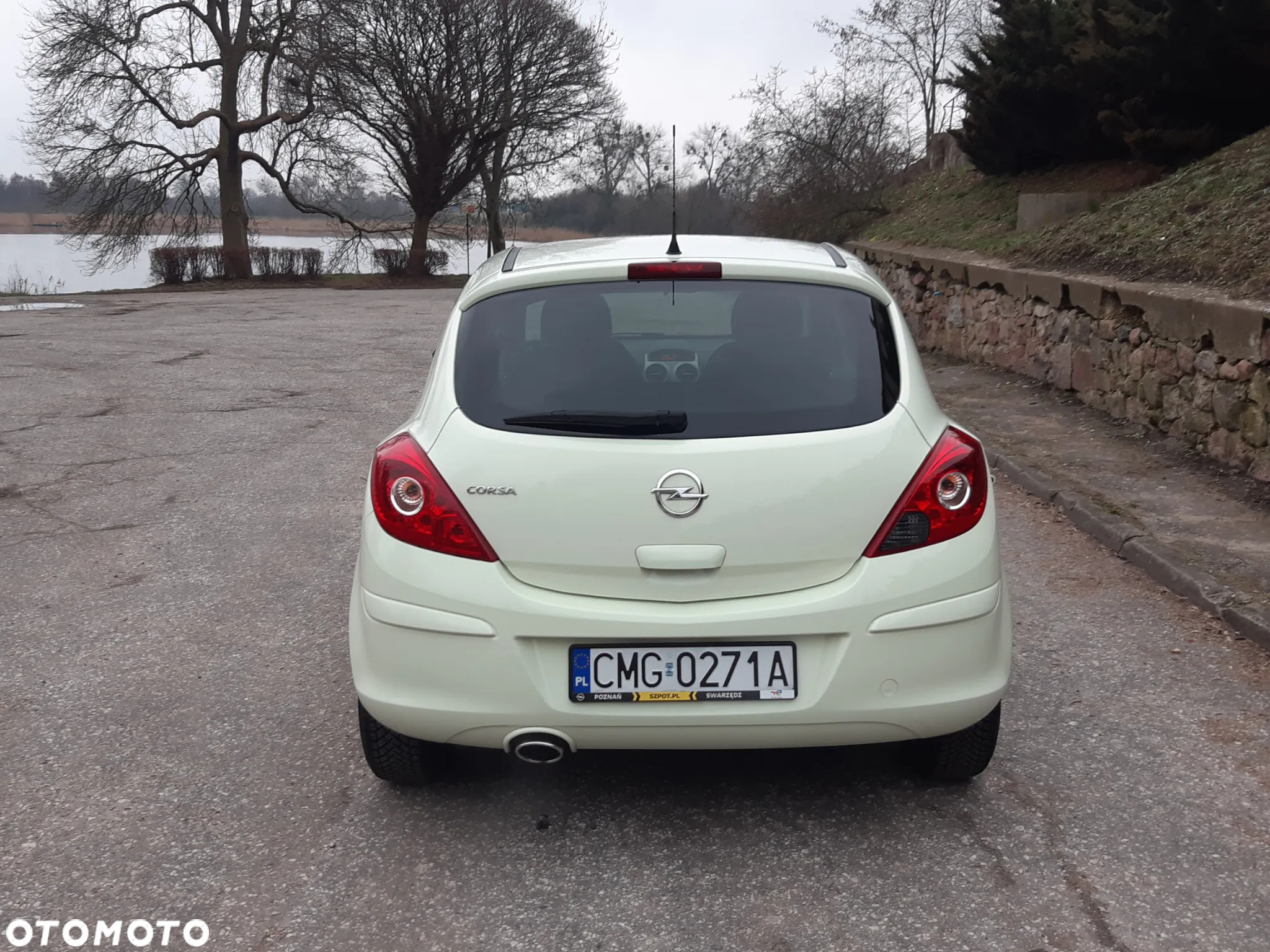 Opel Corsa 1.4 16V Active - 4