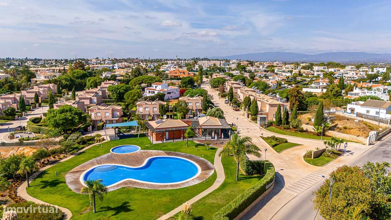 Moradia T2+1 de Luxo em Condomínio Exclusivo no Algarve-40