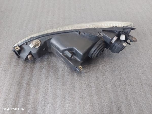 Otica / Farol Dto Peugeot 206 Hatchback (2A/C) - 2