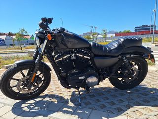 Harley-Davidson 883