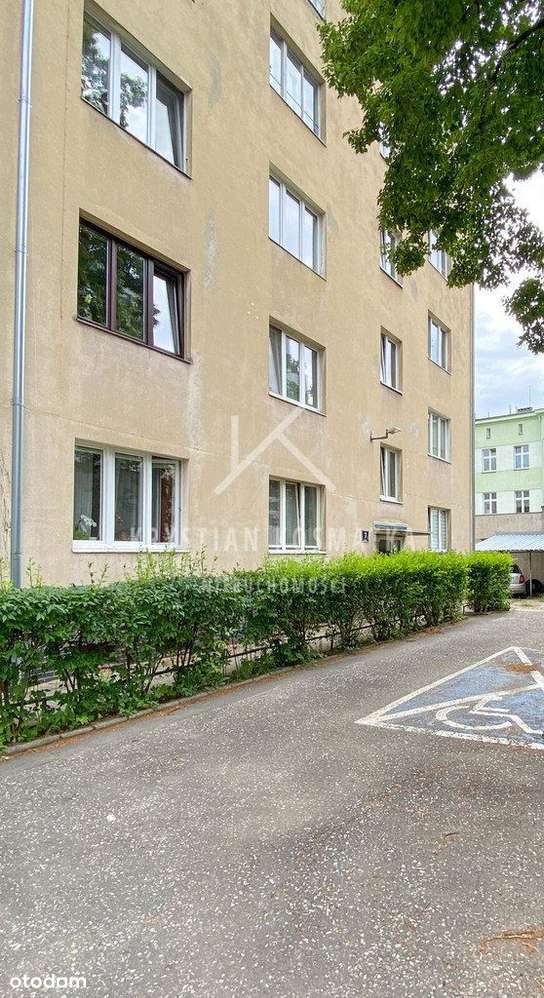 Czteropokojowe w atrakcyjnej lokalizacji.-19
