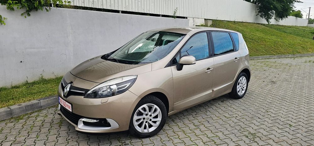Renault Scenic 1.6 16V 110 Dynamique 2014
