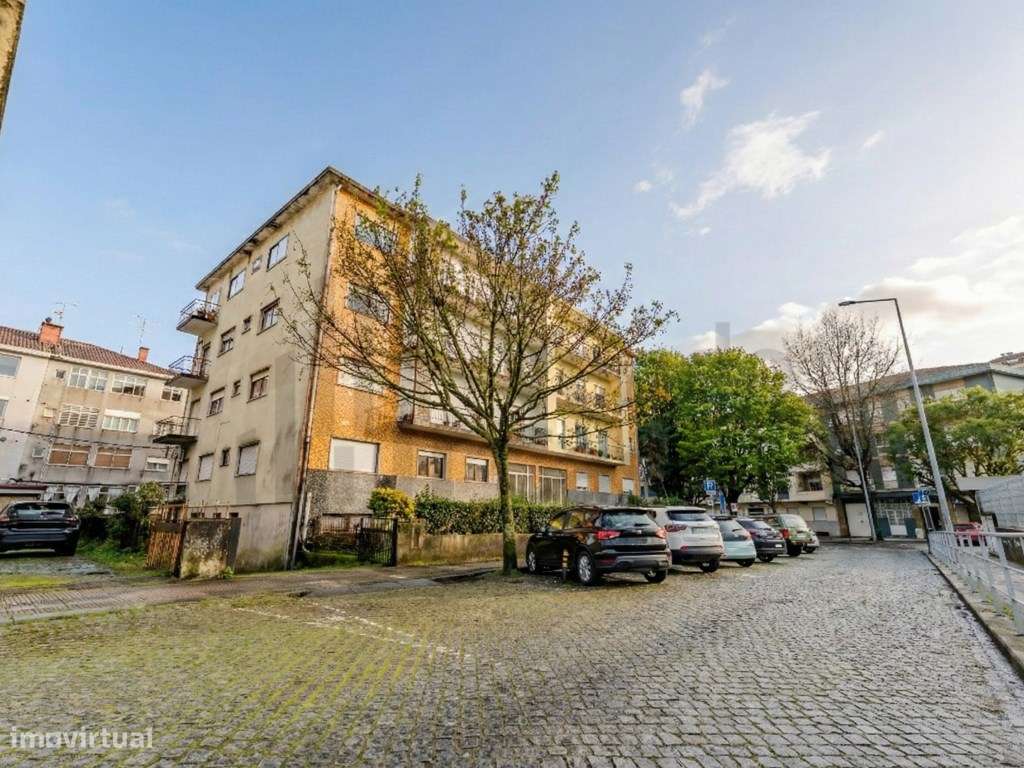 Vende-se T6+1 Braga À Av. Liberdade-36