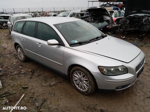 Dezmembrez Volvo V50 2.0 diesel - 1