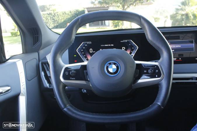 BMW iX xDrive 40 Pack Desportivo - 18