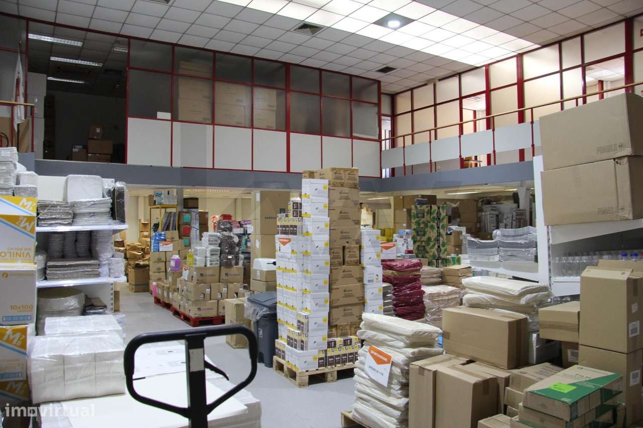 ARMAZÉM MASSAMÁ - ZONA INDÚSTRIAL - Grande imagem: 2/35