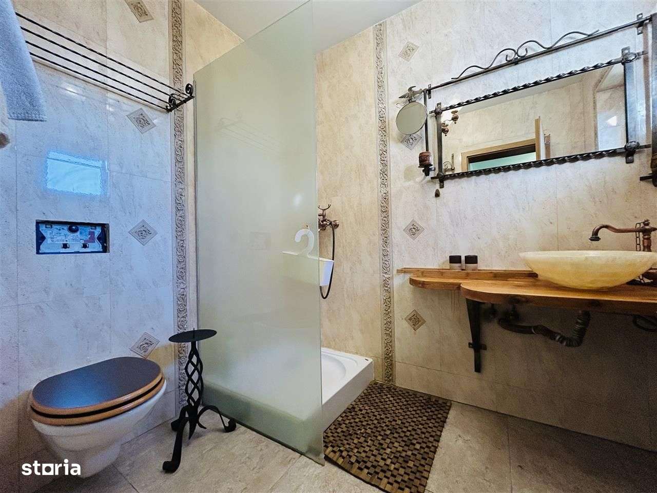 Casă individuală cu iaz, jacuzzi, saună și curte superbă – Cisnădie-7