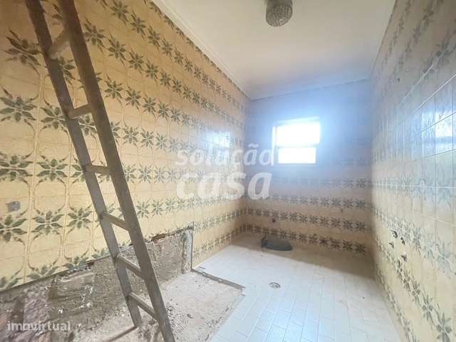 Moradia Isolada T4 para REMODELAR, com 2860m2 de Terreno!-19