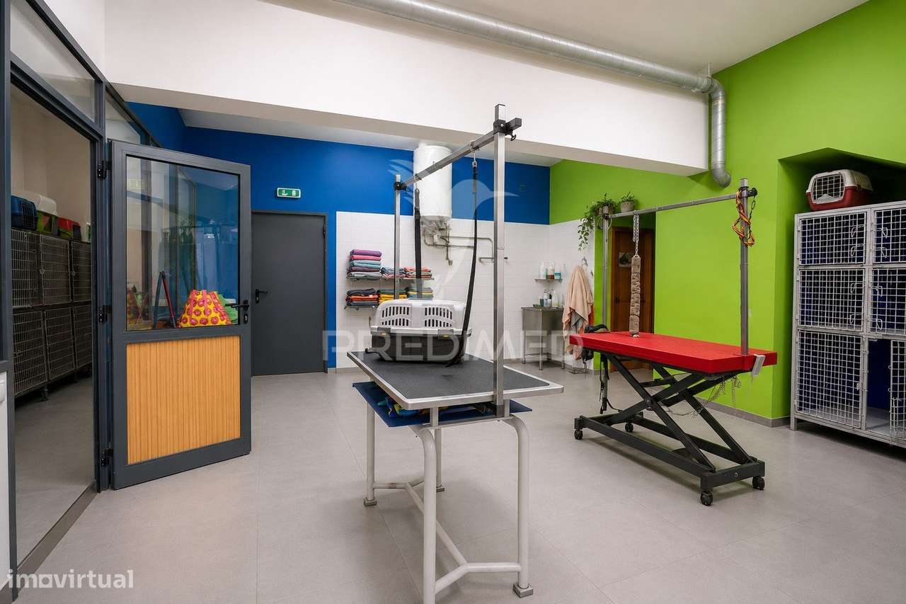 Espaço Comercial na Cancela Caniço Santa Cruz-0