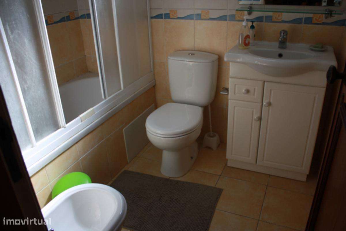 Quarto - localizado em Arregaça Coimbra - Grande imagem: 4/6