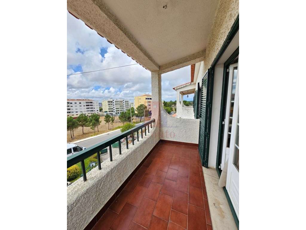 Moradia Geminada V5 - Espaço, Conforto e Qualidade de Vida em Calda...-19