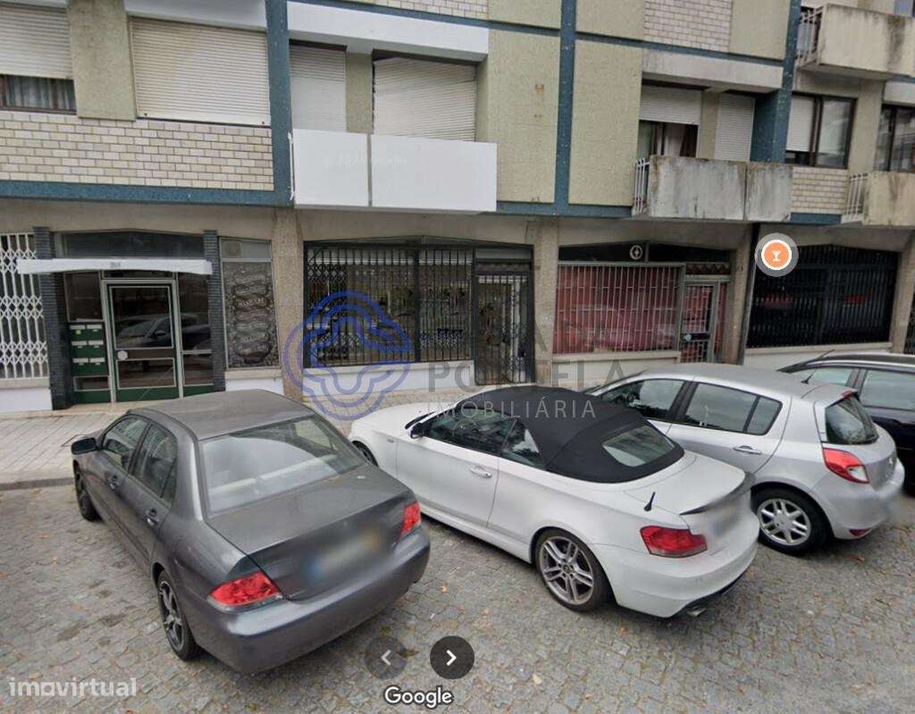 Loja Junto à Escola Filipa Vilhena - Covelo - Grande imagem: 4/29