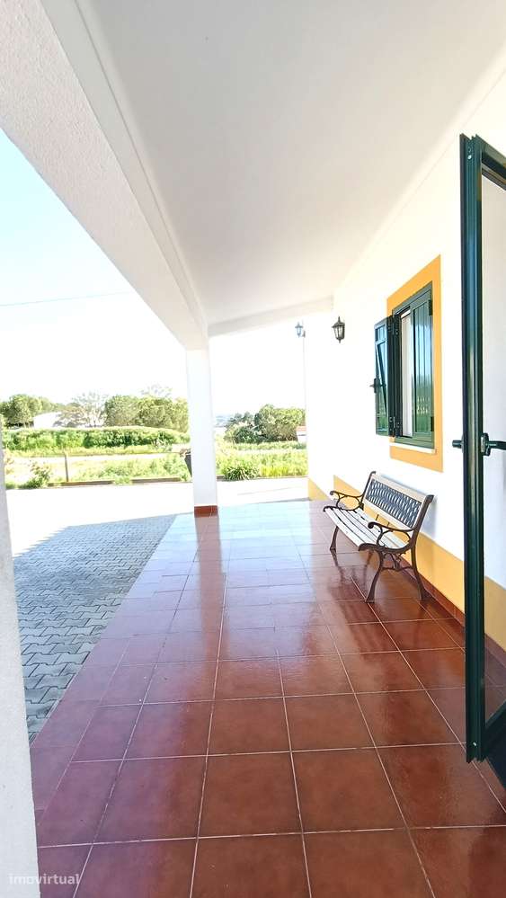 Moradia térrea isolada inserida em lote 2250 m2-24