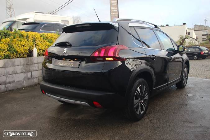 Peugeot 2008 1.2 PureTech Allure - 3