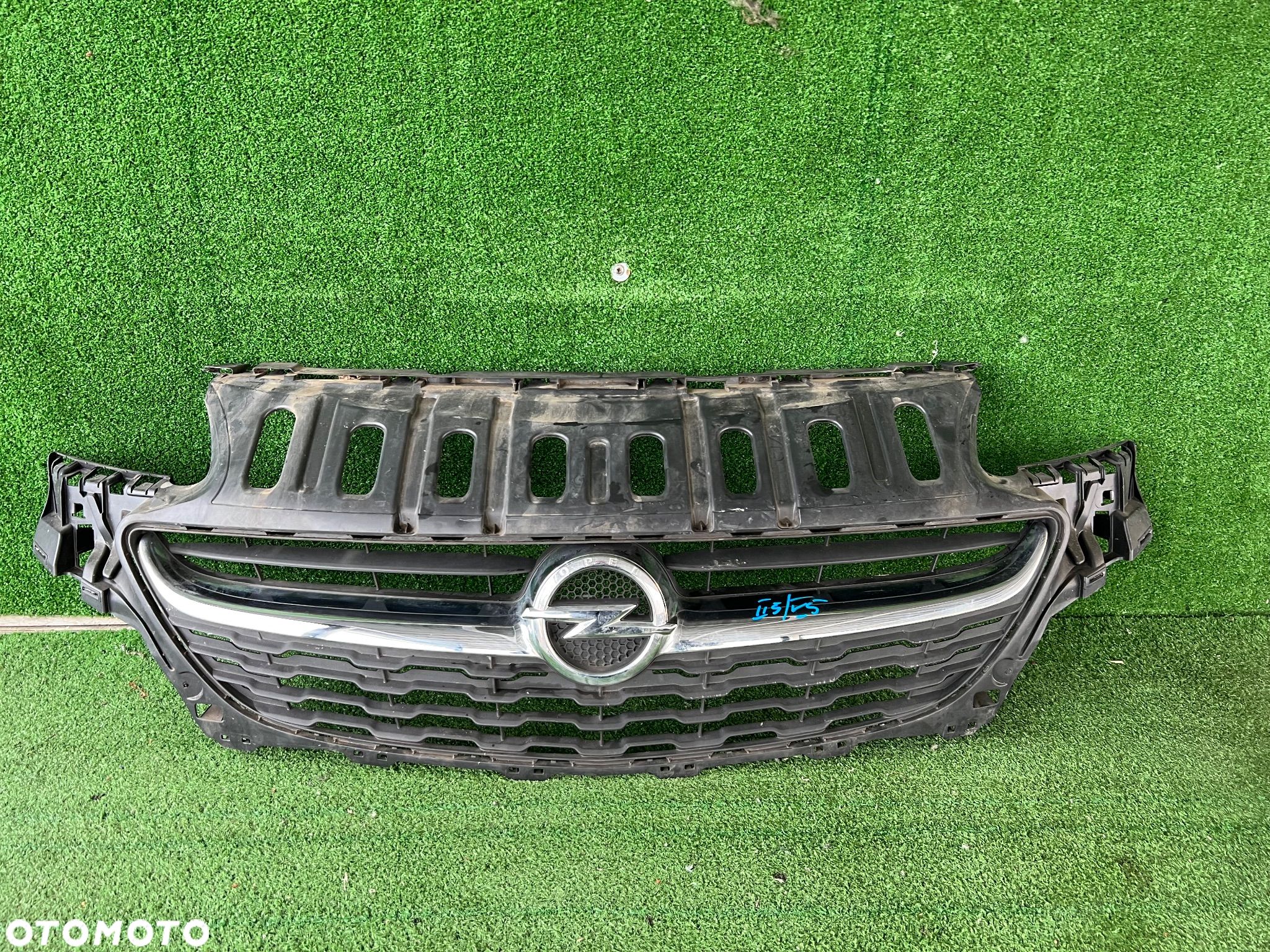 Corsa E atrapa grill zderzaka - 1