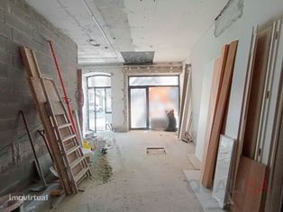 Loja com 258m2 no centro histórico de Braga, na Avenida Central - Grande imagem: 3/17