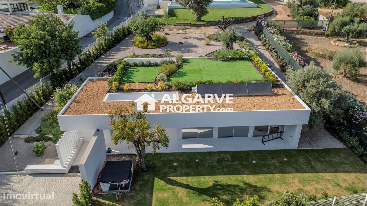 Extraordinária moradia recém-construída com 3 quartos e 4 casas de ban - Grande imagem: 2/29