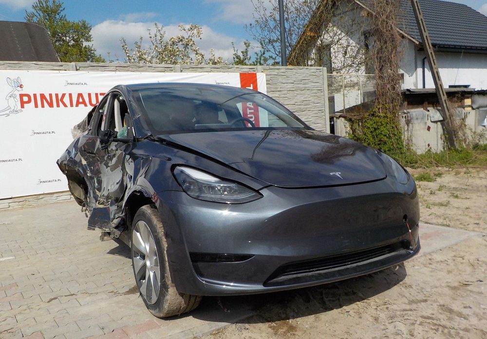 Tesla Model y 2023
