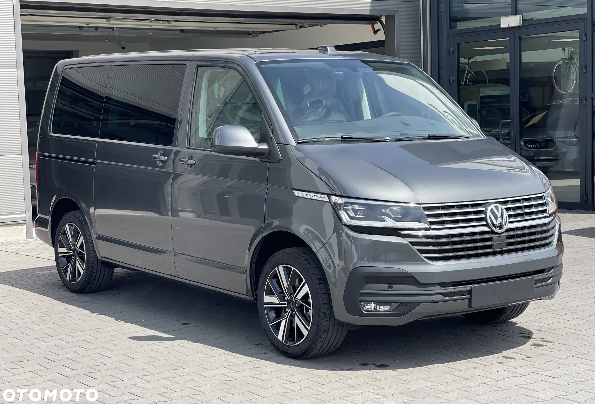 Volkswagen Multivan - 4