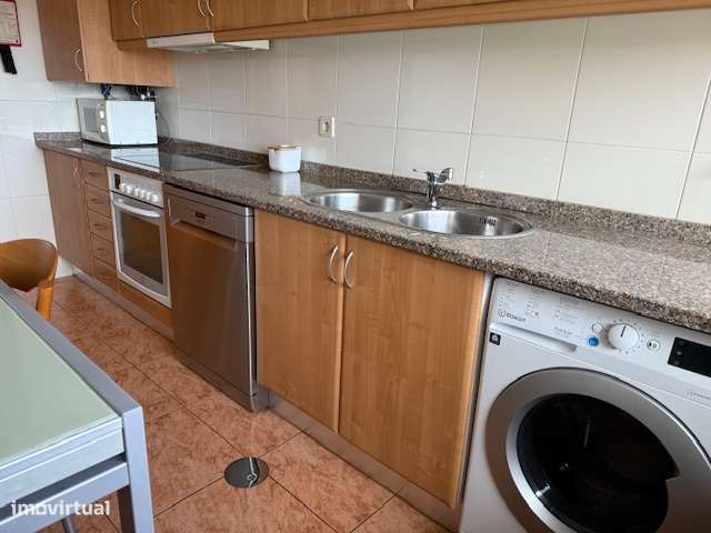 Apartamento T1 mobilado junto à Avenida da República - Grande imagem: 4/21