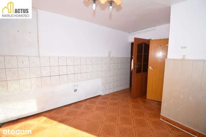 Dom Dz. 19 ar, Komis-warsztat sam.-18