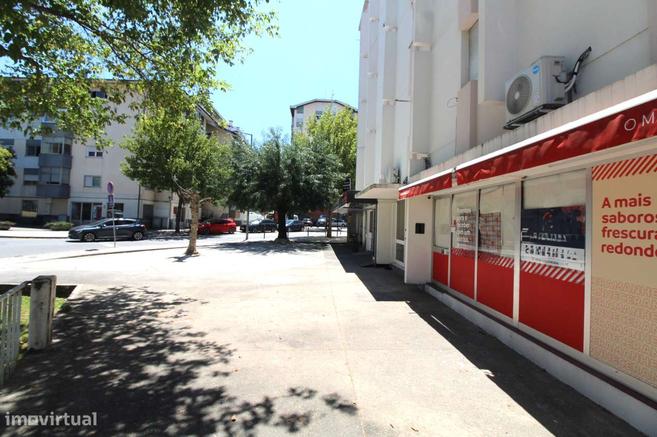 Excelente Loja com 2 Pisos – Zona Central-8