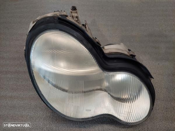 Otica / Farol Dto Mercedes-Benz C-Class (W203) - 1