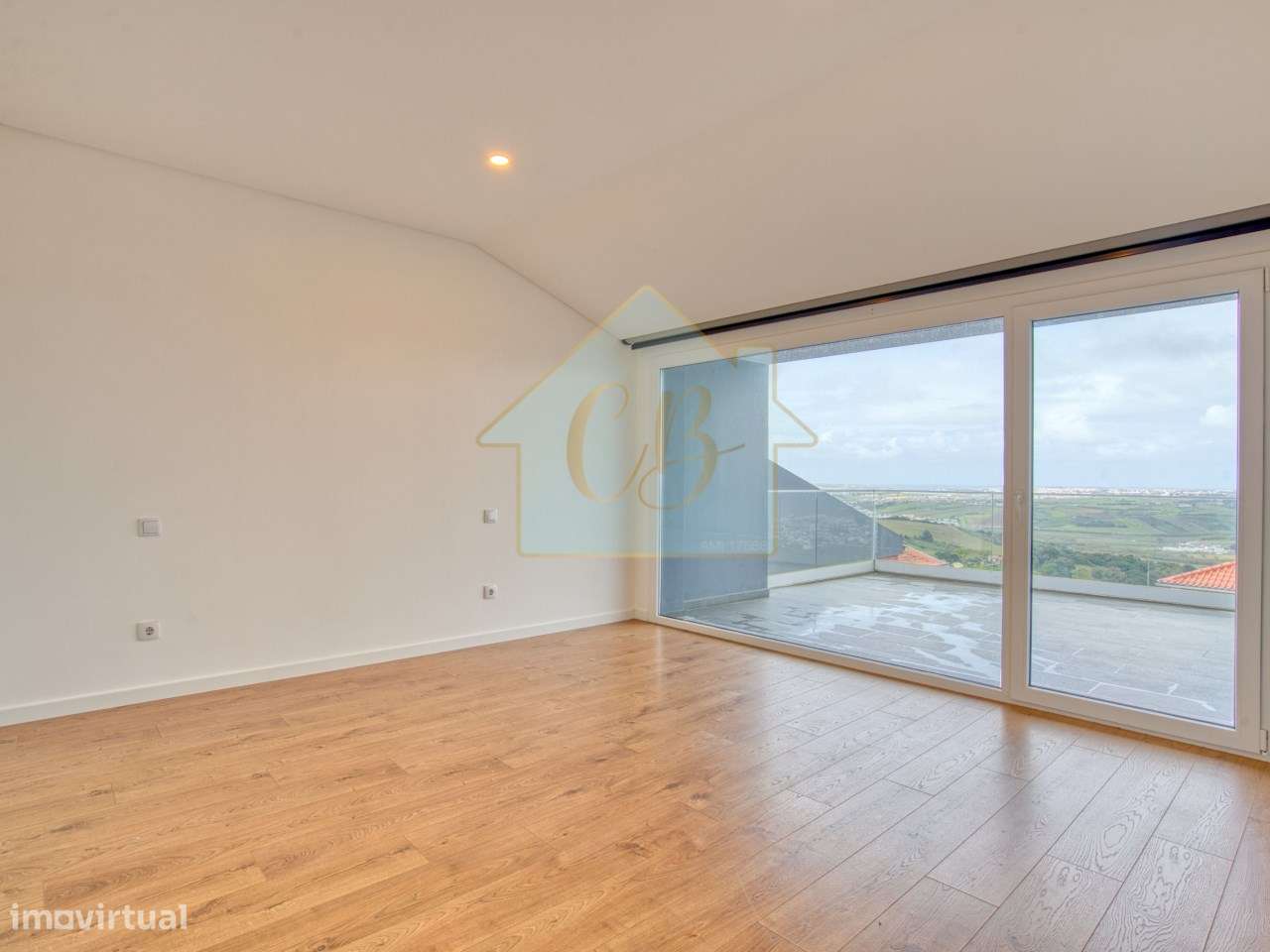 Moradia T4 no Varatojo – Torres Vedras | Terraço panorâmico e garagem-29