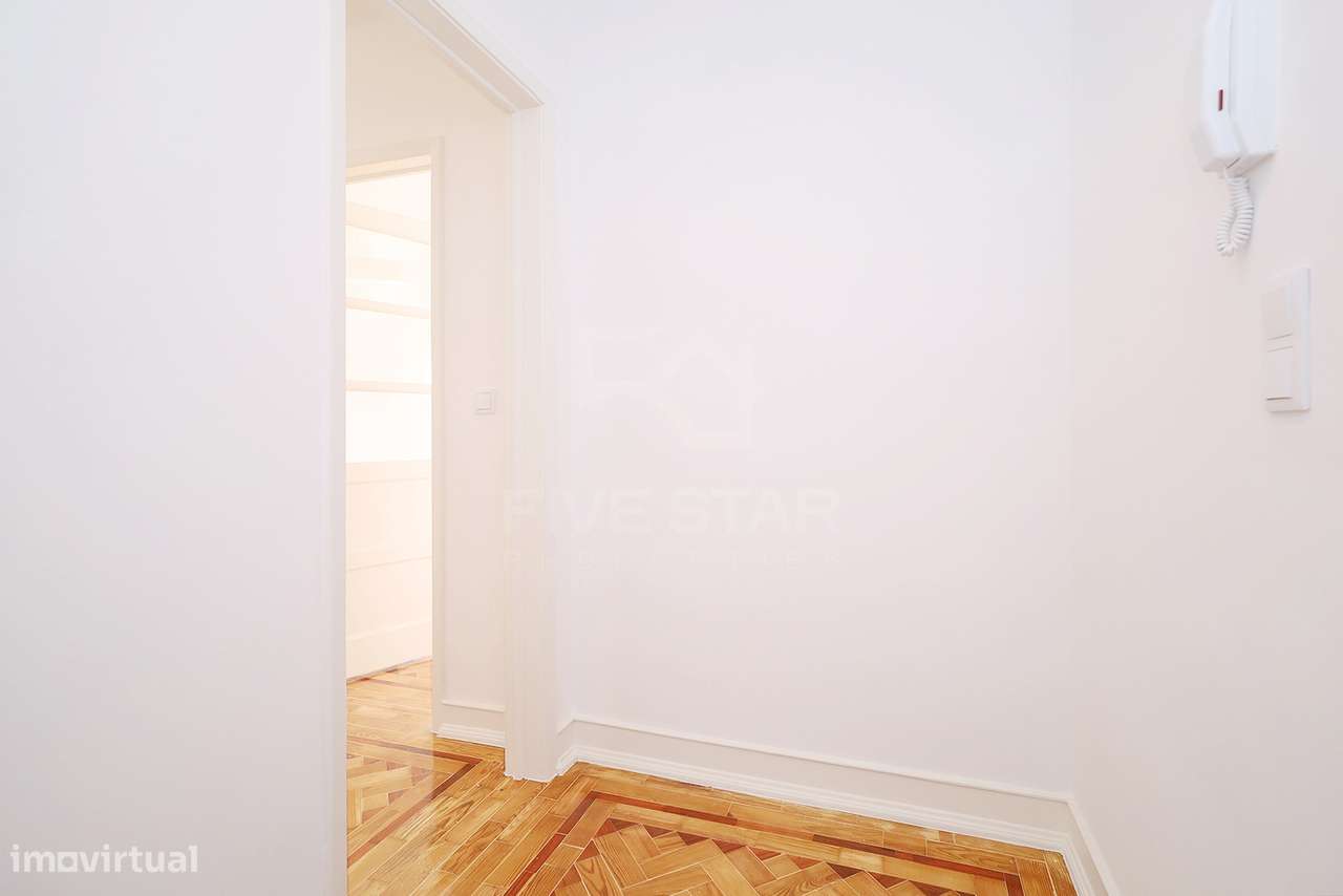 Arrendamento - T2 - Campo de Ourique - Renovado – Charme - Grande imagem: 3/36