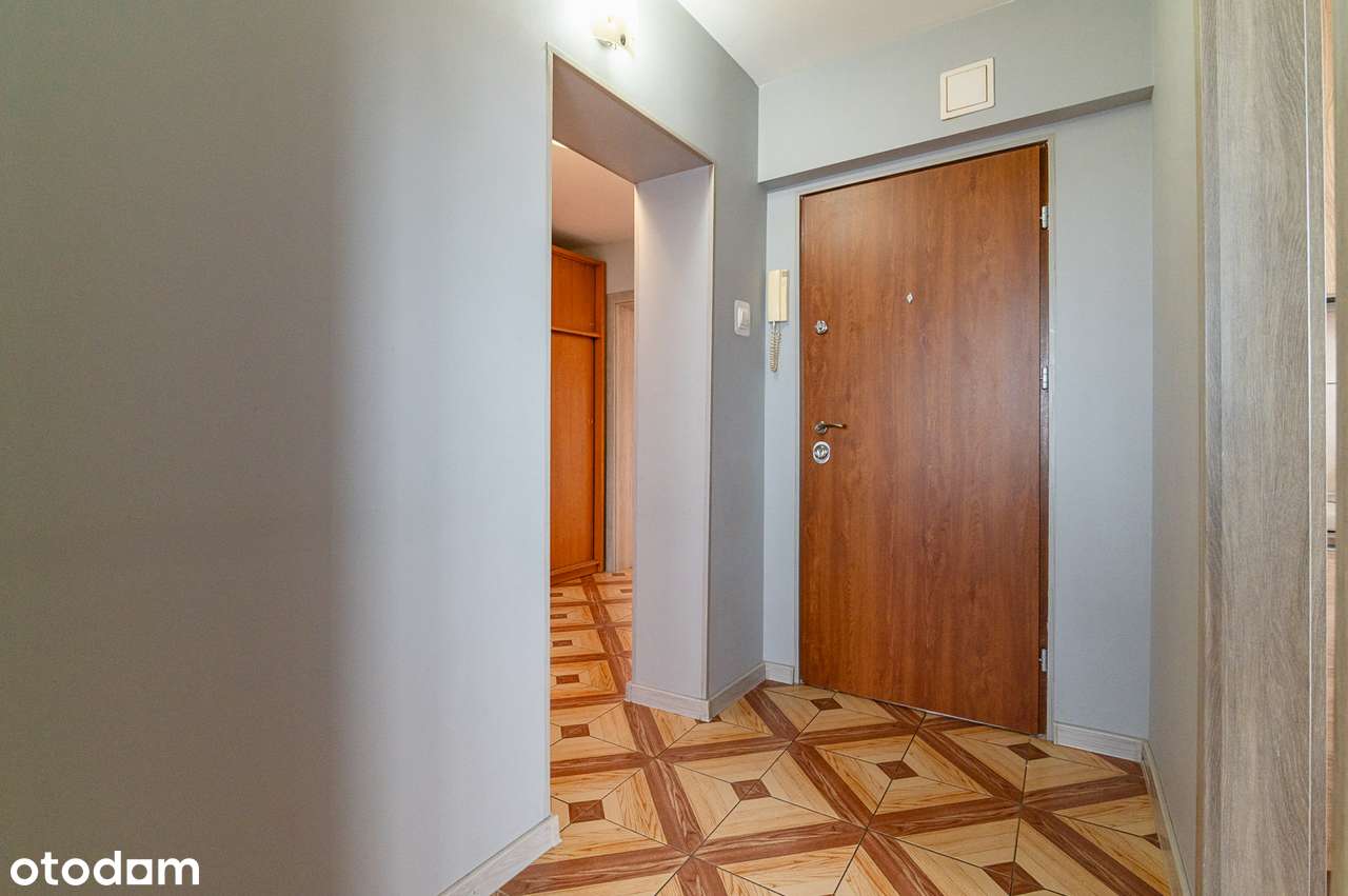 Duże | 4 pokojowe | Z balkonem | Do zamieszkania | W Zadbanym bloku |-7