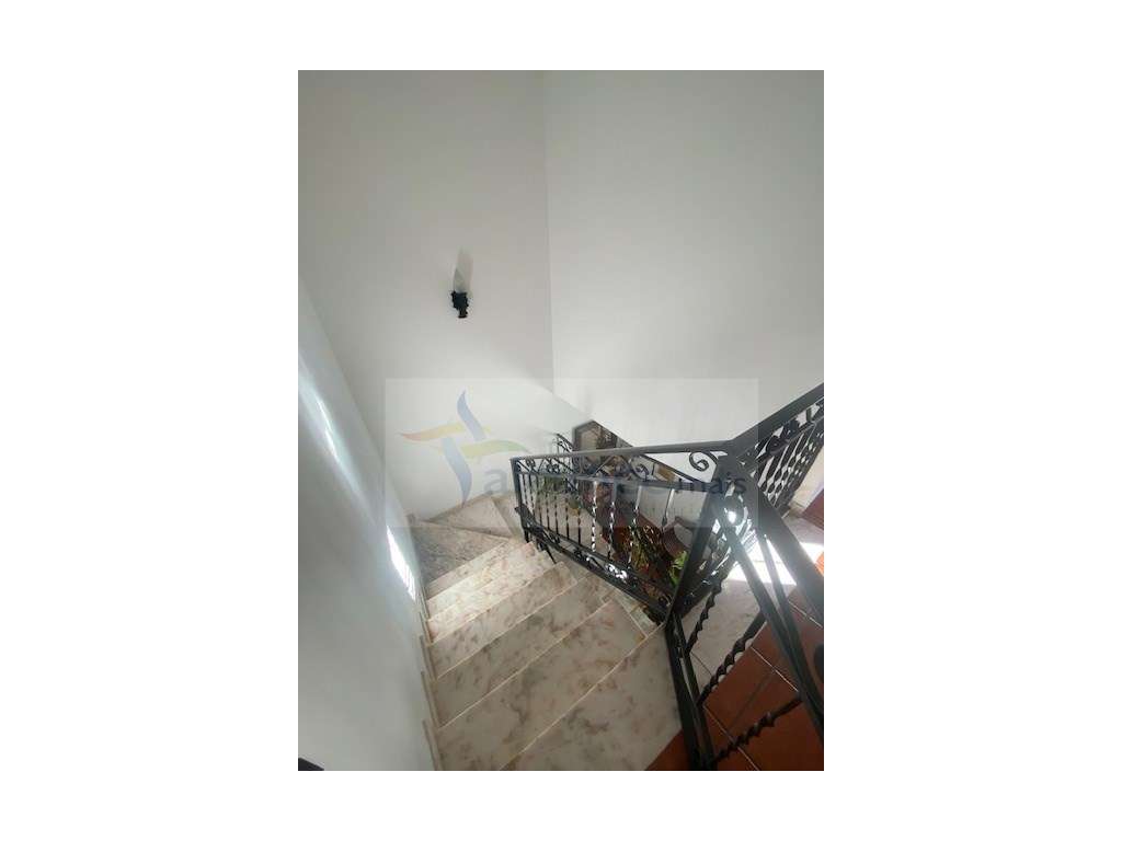 Moradia Exclusiva de Alto Padrão com Espaços Exterior Privativo-17