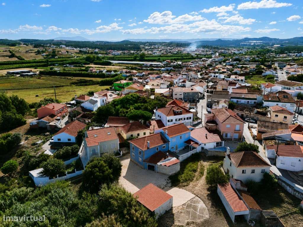 Moradia T4 com garagem - Sobreiro Curvo - A dos Cunhados-38