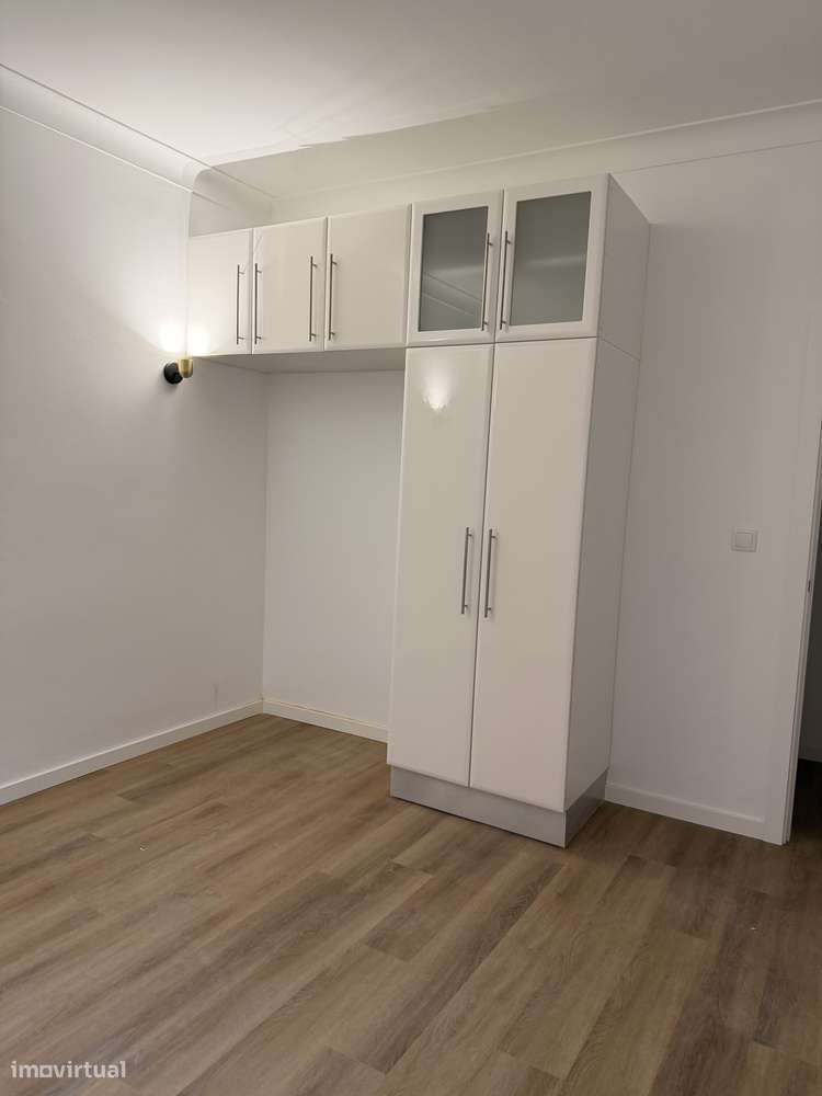 Apartamento T1 reabilitado em Almada - Grande imagem: 2/6