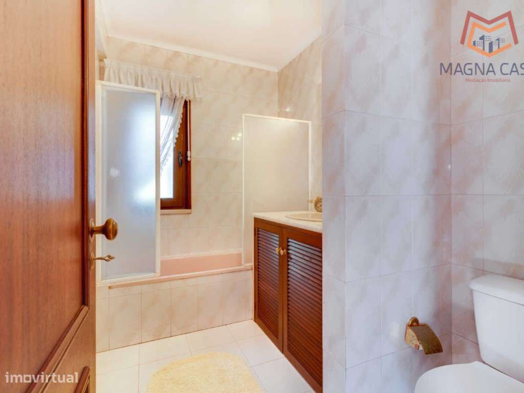 Moradia com Piscina e Jardim em Colares, Sintra-21