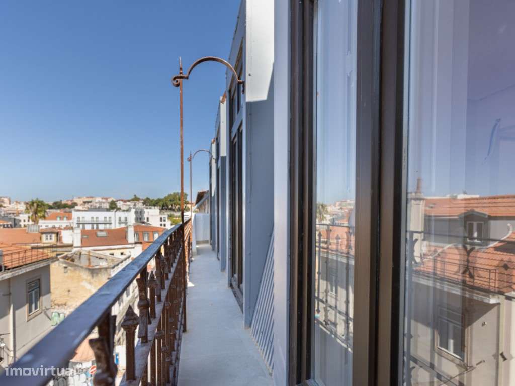 Edifício Boutique Totalmente Renovado no Centro de Lisboa-17