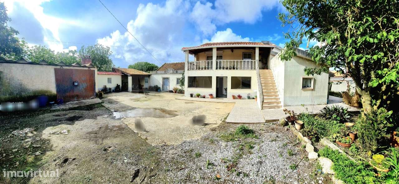 Moradia T4 Isolada com Garagem, Jardim Logradouro e Terreno - Grande imagem: 3/34