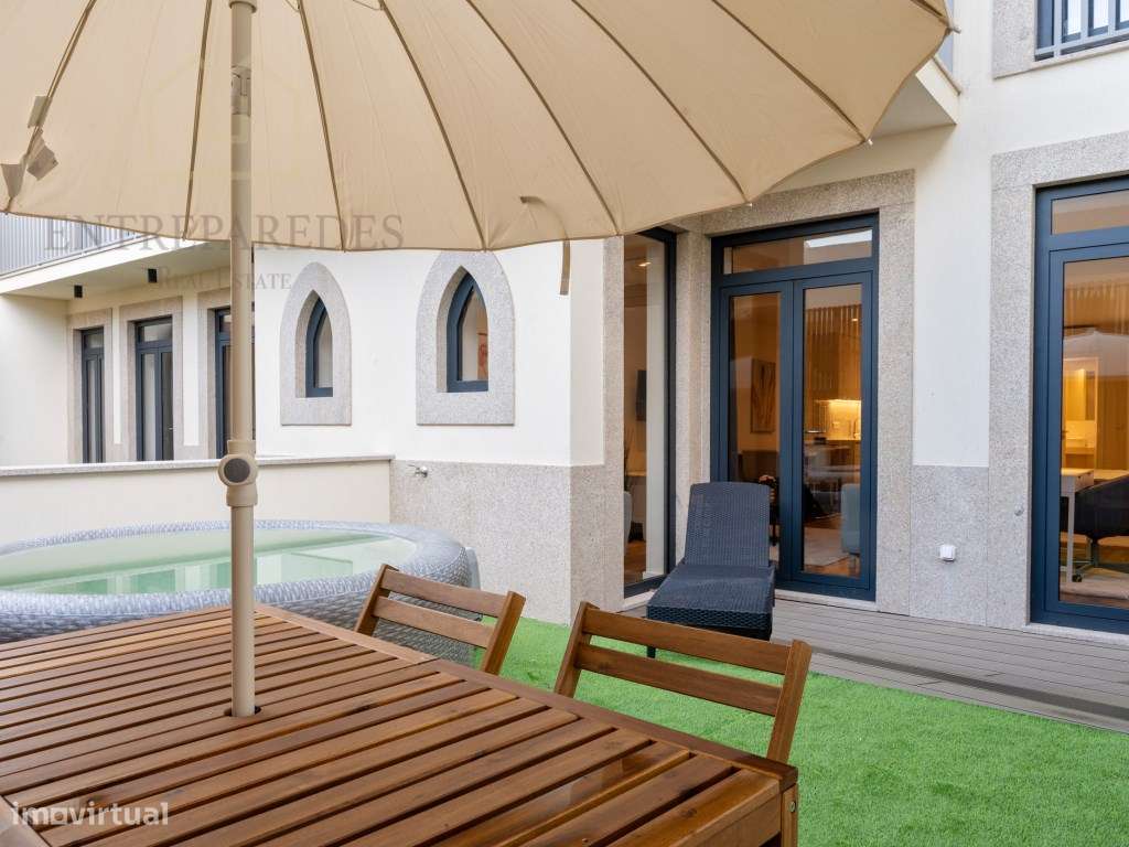 Apartamento T1+1, para comprar na zona histórica do Porto, junto a ... - Grande imagem: 1/42