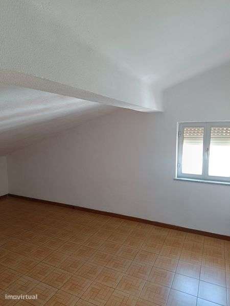 Arrenda se sótão t2 - Grande imagem: 5/10