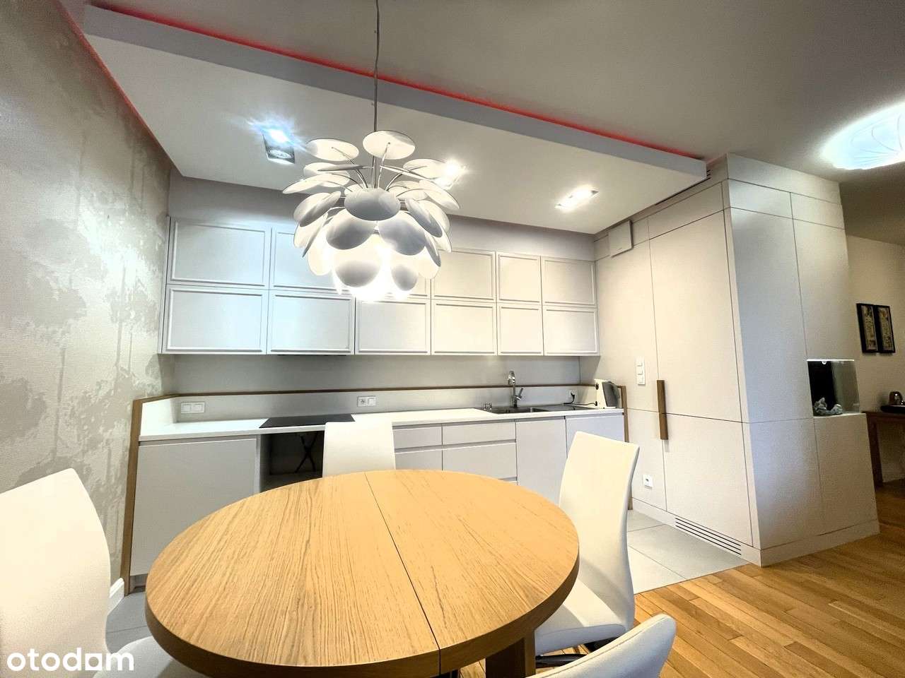 4 pokoje, 2 miejsca parkingowe-8