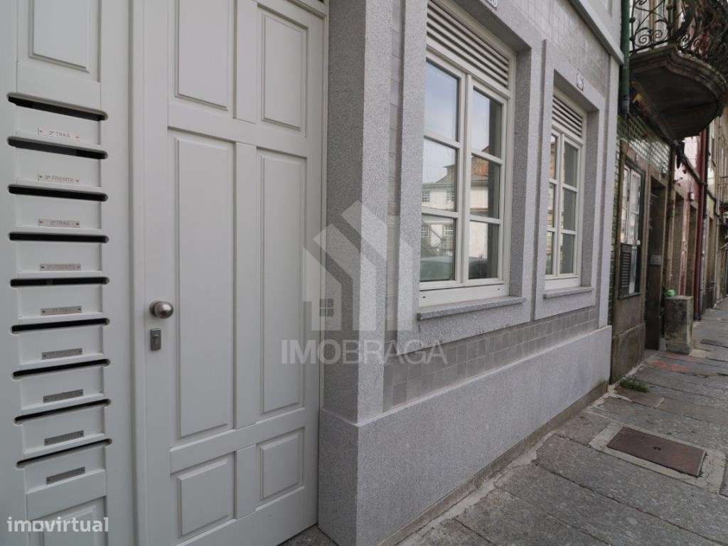 Venda de Apartamento T0 Novo, Mobilado e Equipado - Centro de Braga...-14