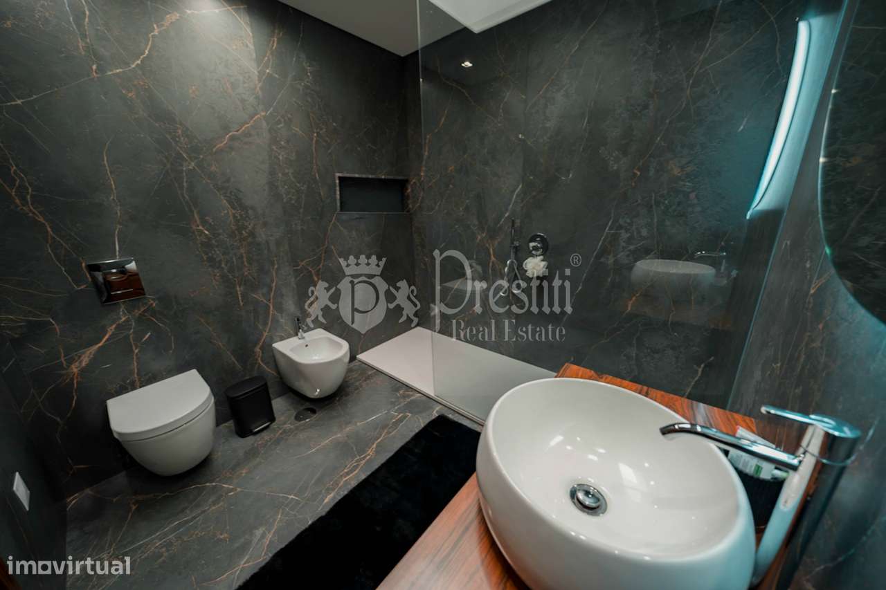 Moradia T4 com Vistas Deslumbrantes em Guimarães-38