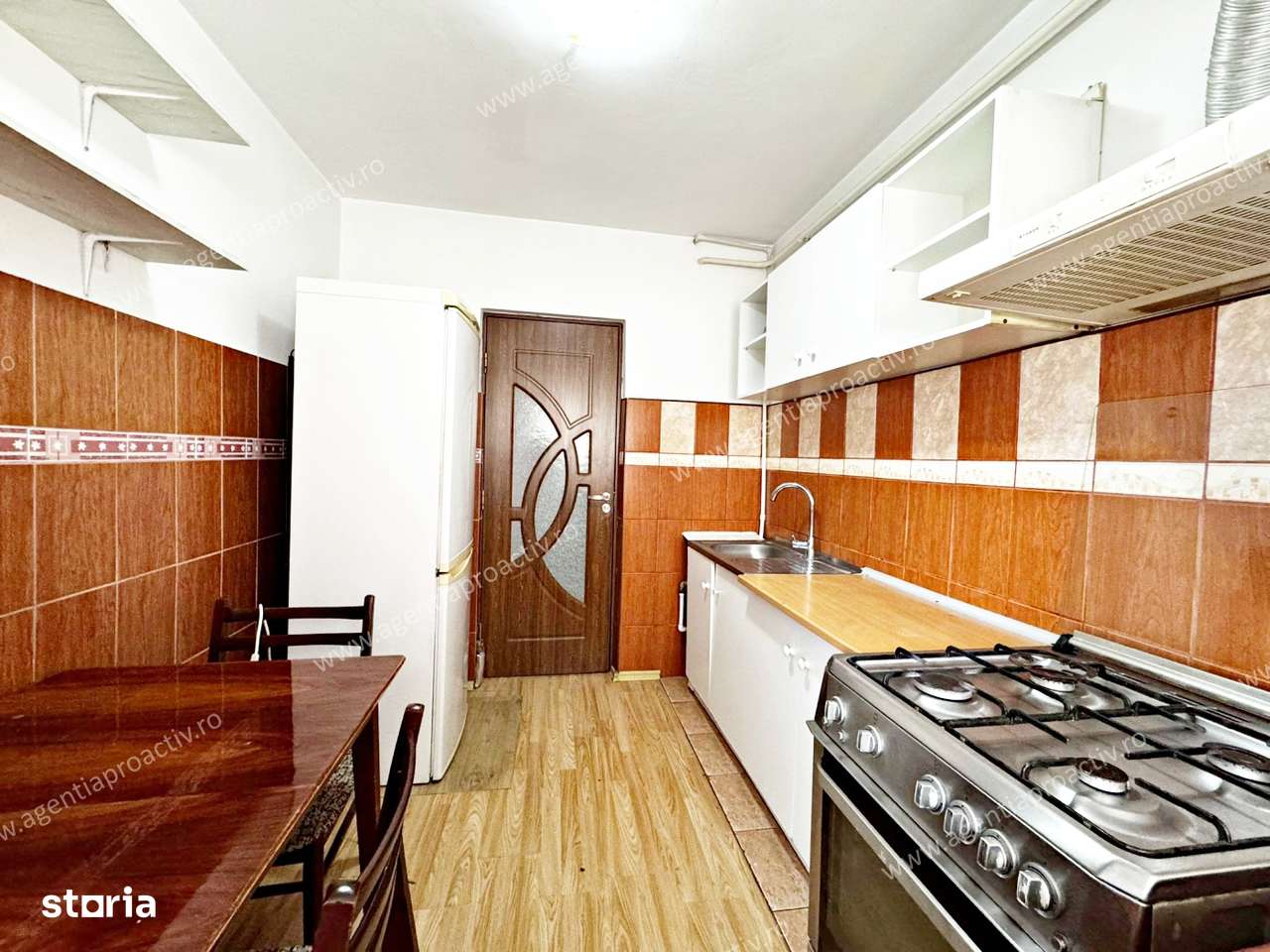 Apartament cu 3 camere, situat la etajul 3, în Ţiglina 2.-5