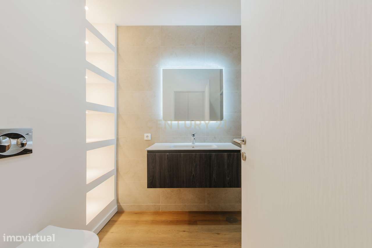 Apartamento T3 moderno e espaçoso no coração do Pinhal Novo-20