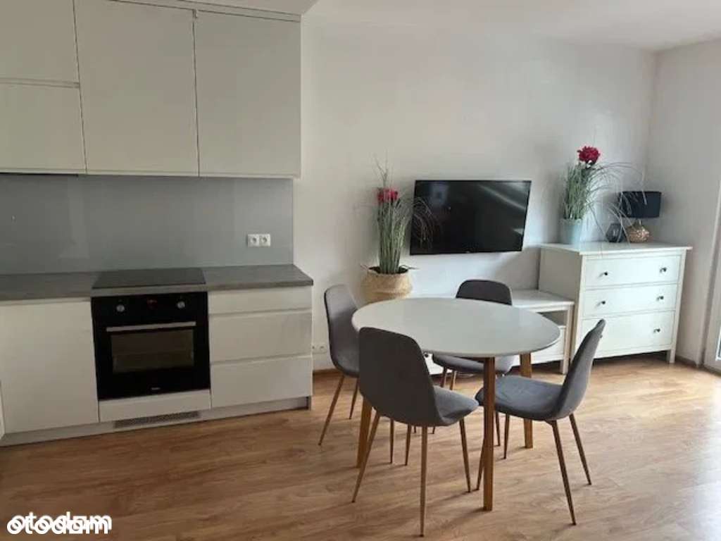 Sprzedam 2-pokojowe mieszkanie-1