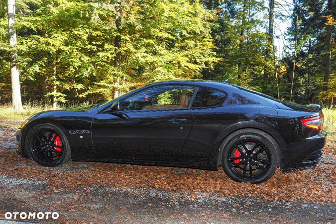 Maserati GranTurismo S Automat - 7