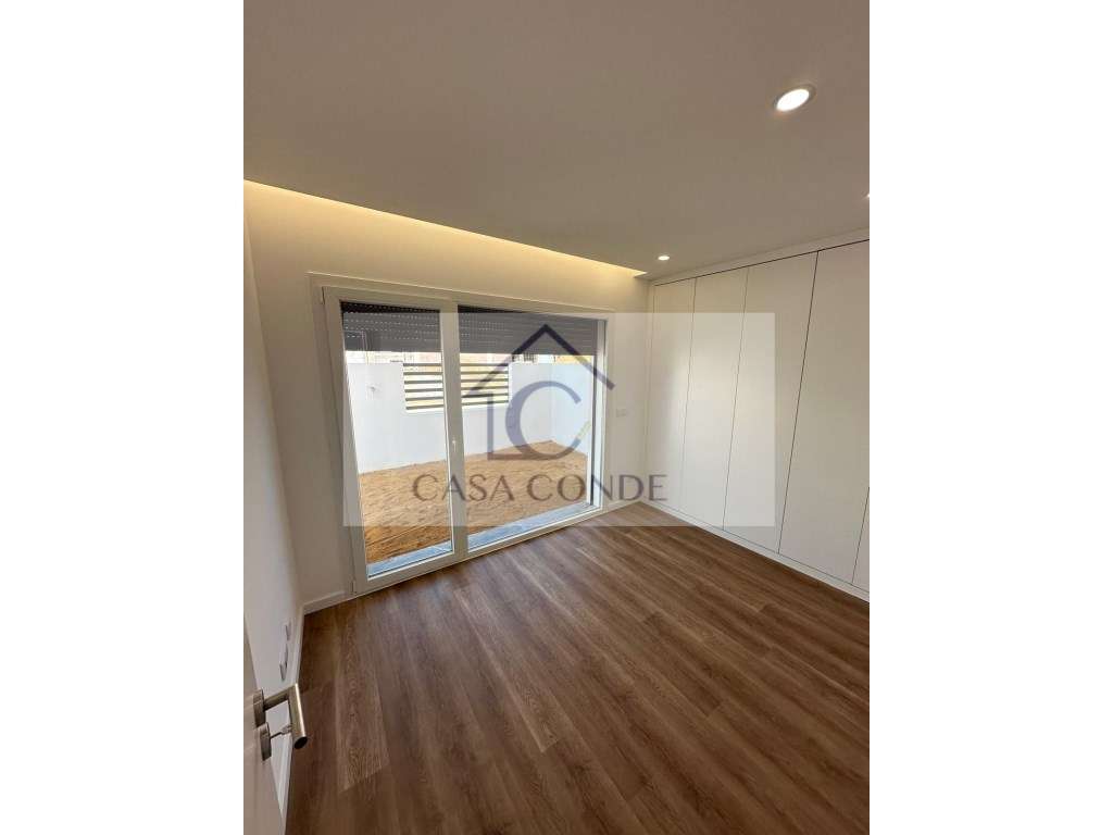 Moradia Geminada T4 c/Piscina-4