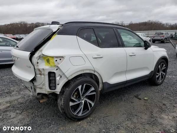 Volvo XC 40 T4 R-Design - 4