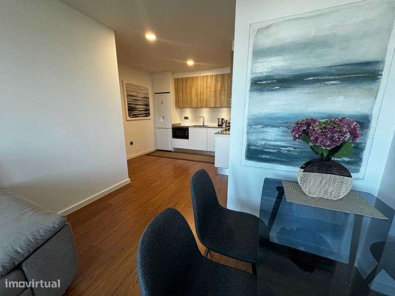 Arrenda-se um espaçoso apartamento T2 - Grande imagem: 5/12