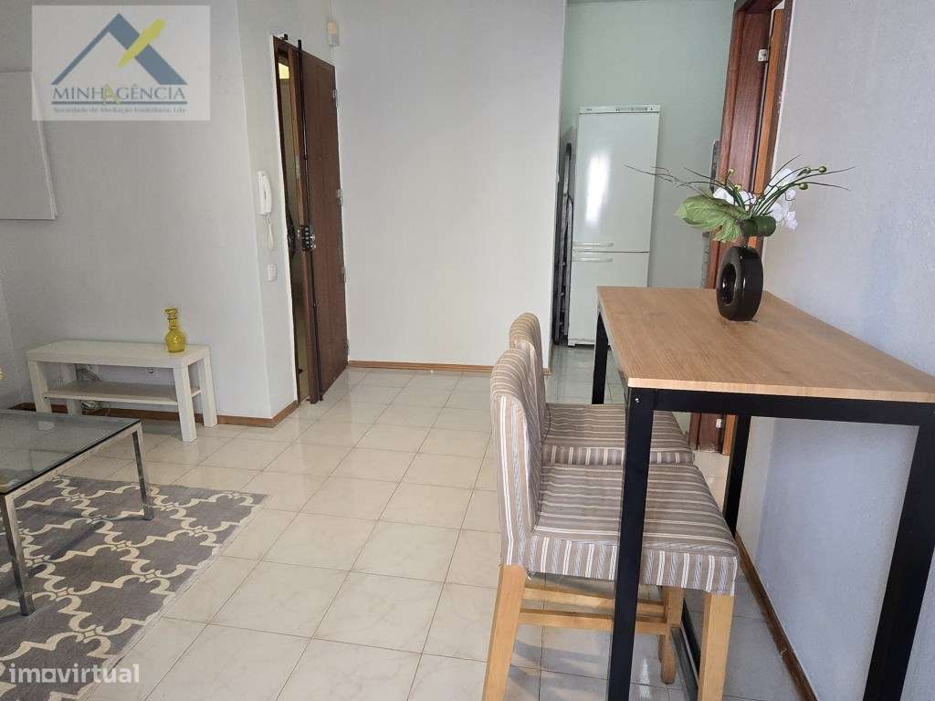 Apartamento T1 com varanda no Bonfim em Setúbal-1