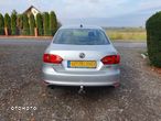 Volkswagen Jetta 1.6 TDI Highline - 5